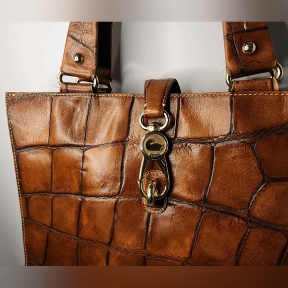Dooney&Bourke Genuine Italian Leather Croc Embossed Pembrook AmelieTote Handbag - Picture 3 of 15